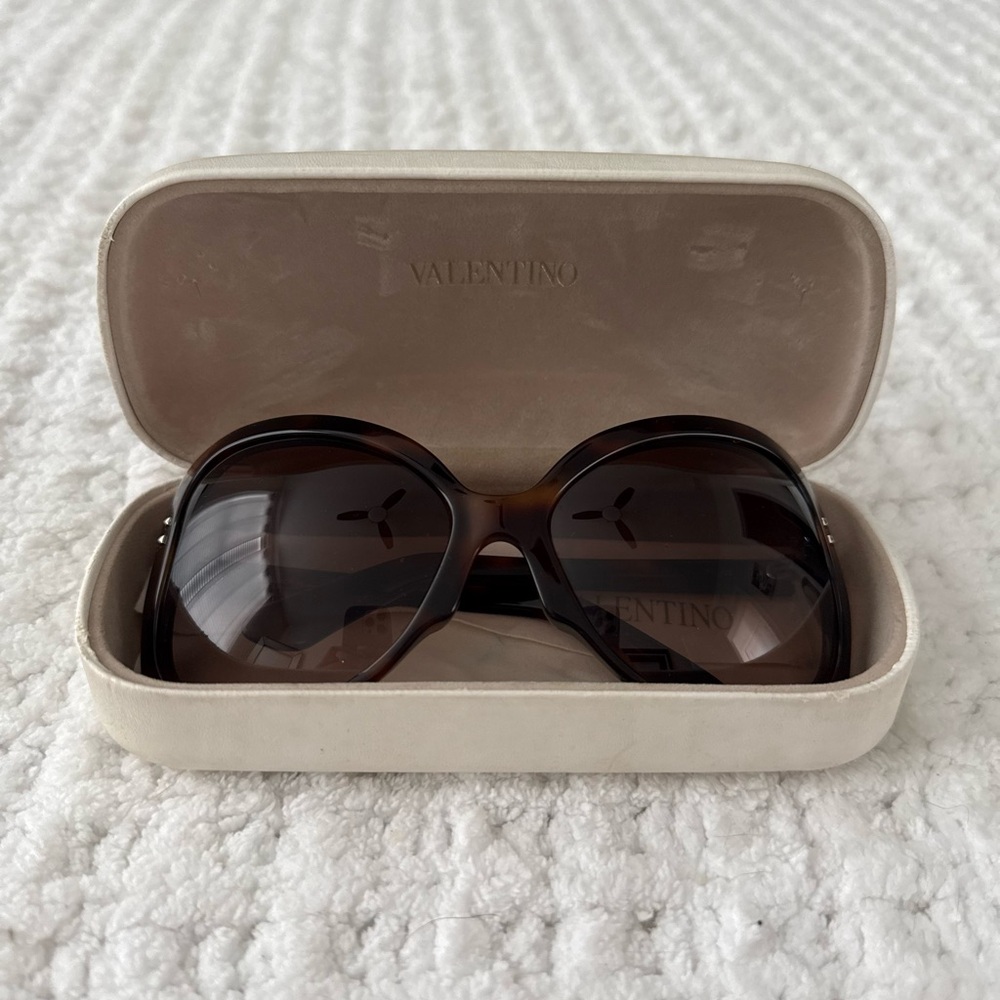 Valentino Women's Elegant Brown Sunglasses